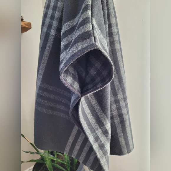 XS GAP Poncho / Cape - Picture 3 of 6